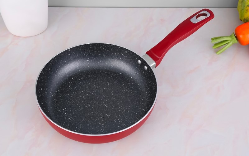 Chảo nh&ocirc;m chống d&iacute;nh v&acirc;n đ&aacute; đ&aacute;y từ 24 cm Delites CE001-24 