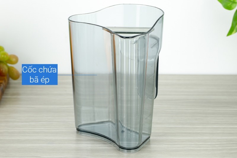 Máy ép chậm Sunhouse có cốc chứa khá lớn