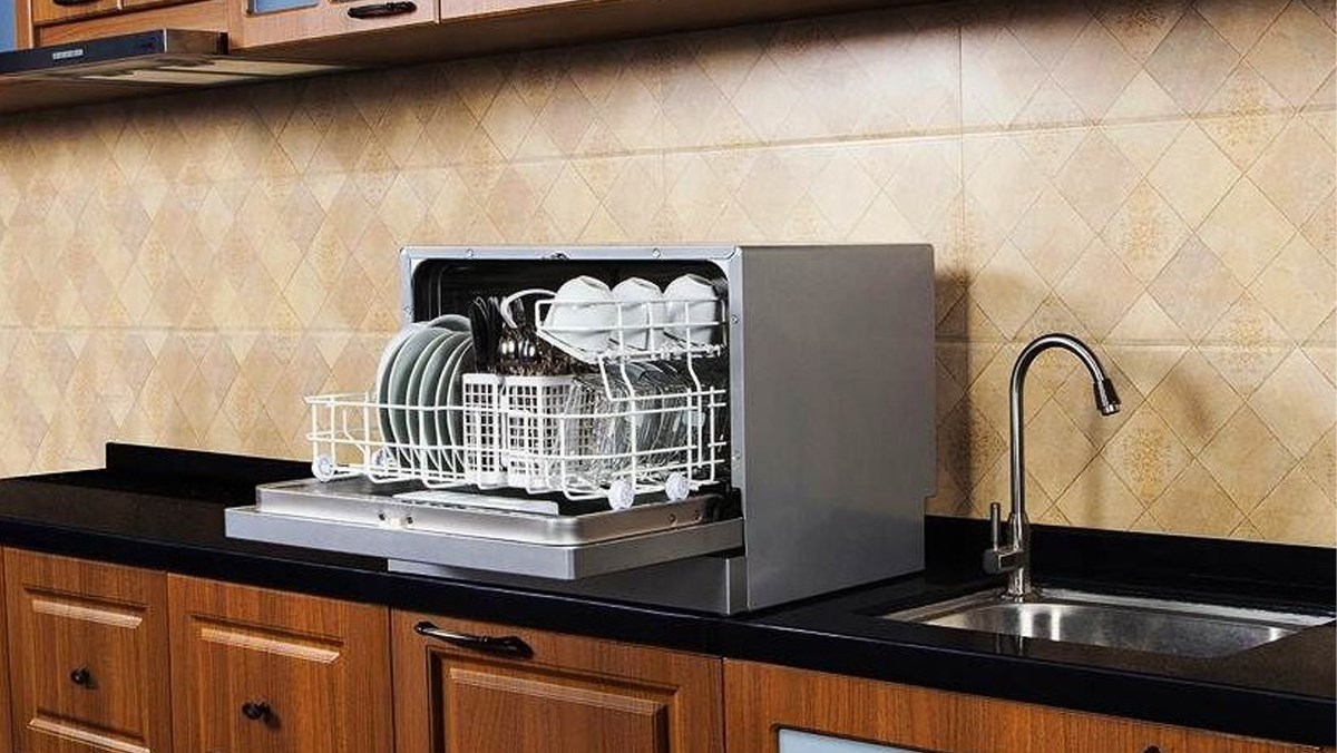 Có nên mua máy rửa bát mini