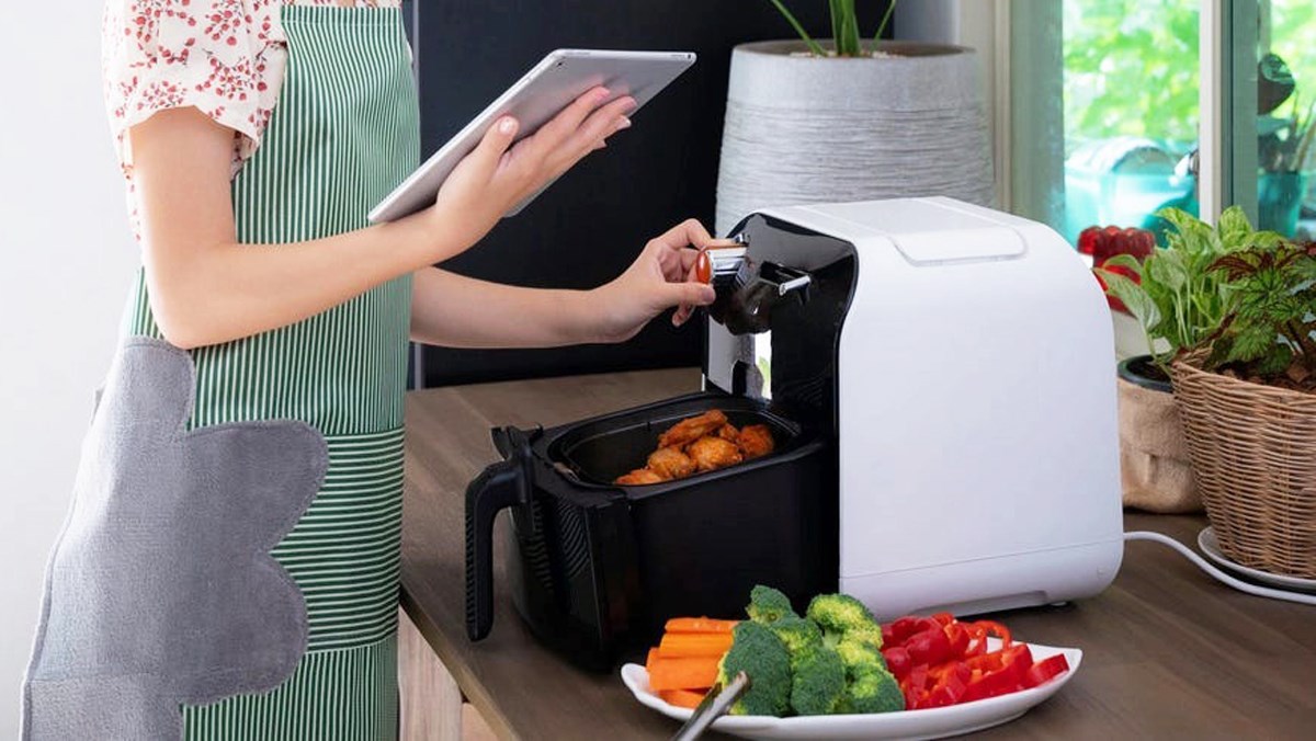 Nồi chiên không dầu có cần dầu không
