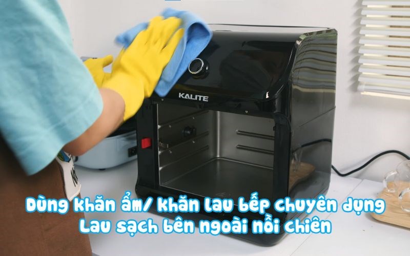 Vệ sinh b&ecirc;n ngo&agrave;i l&ograve;