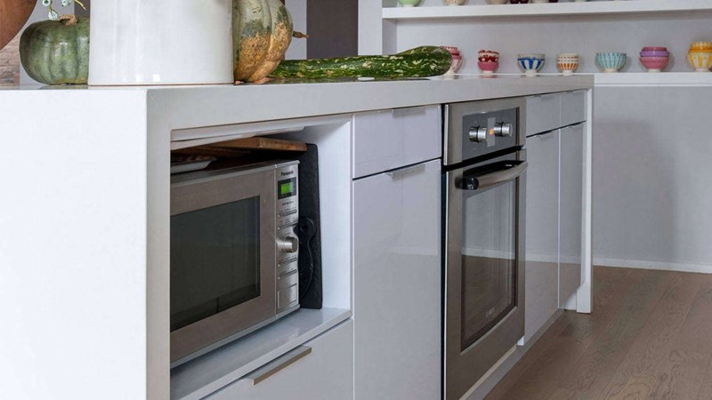 Đặt xa c&aacute;c thiết bị điện