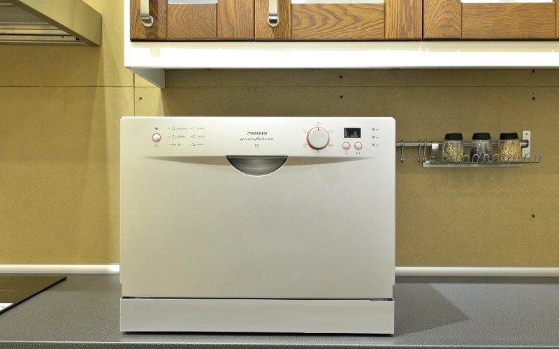 Sử dụng m&aacute;y rửa ch&eacute;n mini tiết kiệm kh&ocirc;ng gian