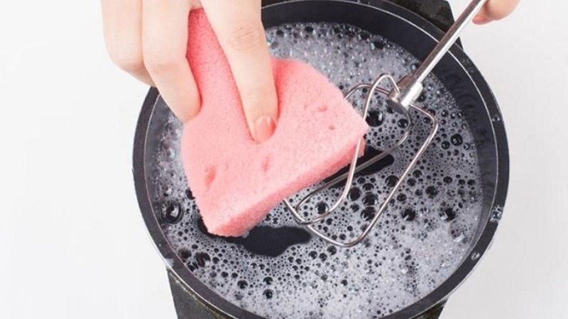 Vệ sinh que đ&aacute;nh