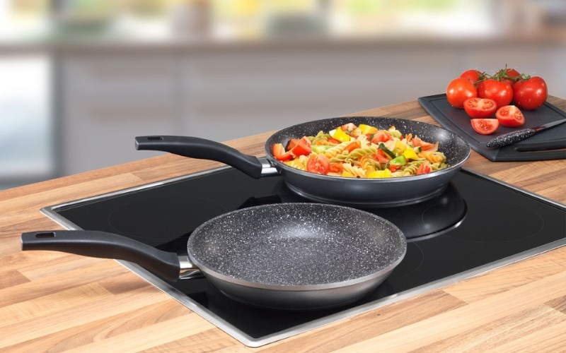 Chất chống dính Titanium là một kim loại có khả năng chống ăn mòn và có độ bền cực cao 