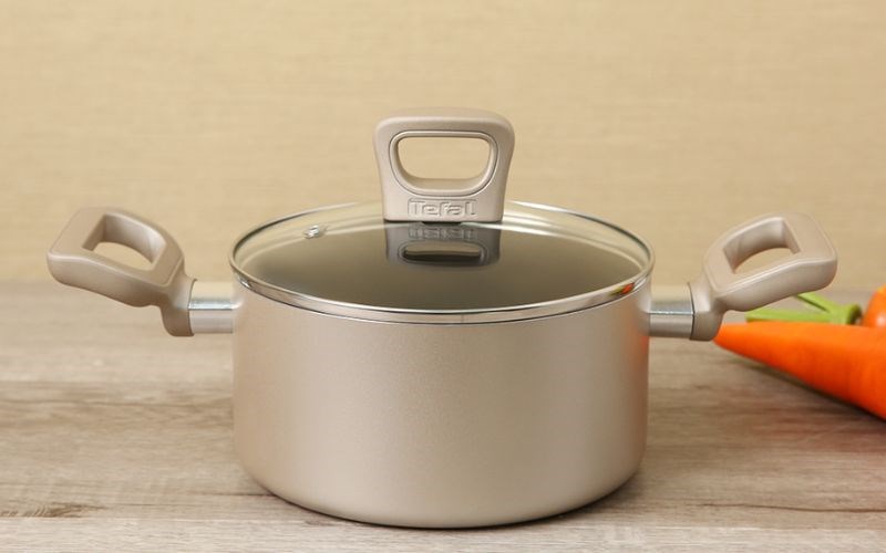 Nồi nh&ocirc;m chống d&iacute;nh nắp k&iacute;nh 18 cm Tefal H9104314