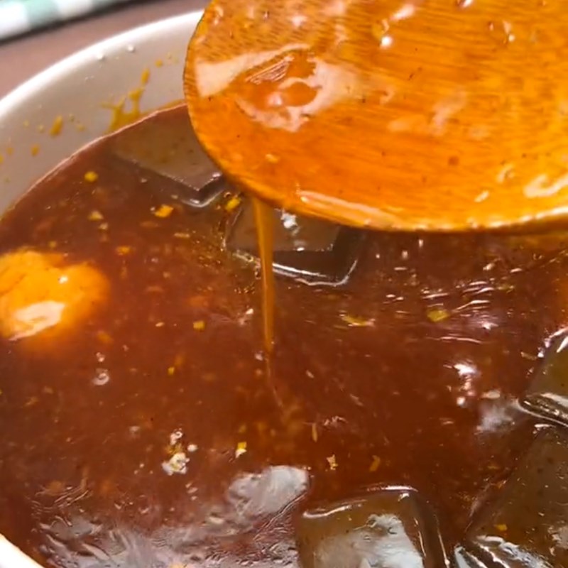 Bước 2 Nấu nước dùng Bánh tằm cay