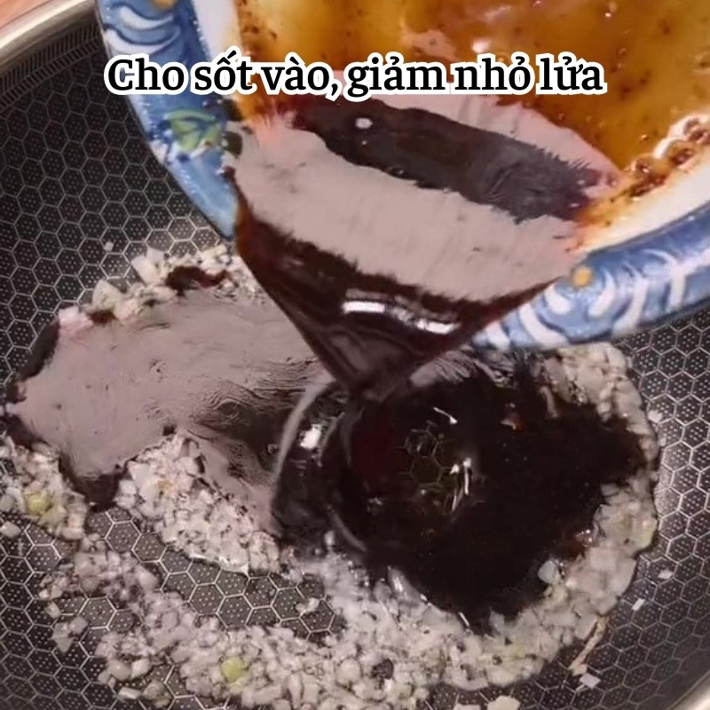 Bước 3 Xào nấm đùi gà Phá lấu chay