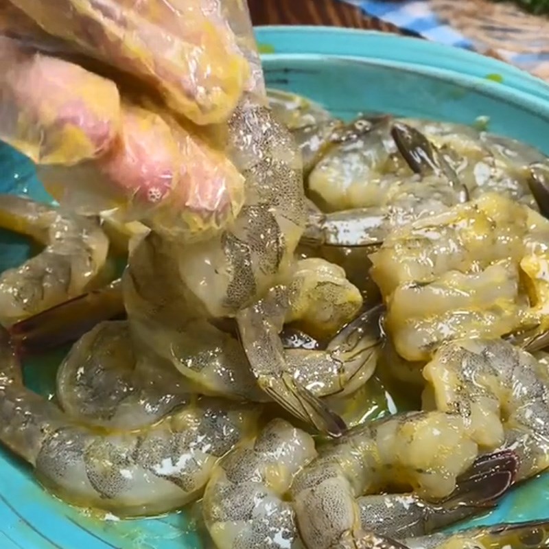 Bước 2 Chiên tôm Tôm chiên giòn sốt mayonnaise mù tạc