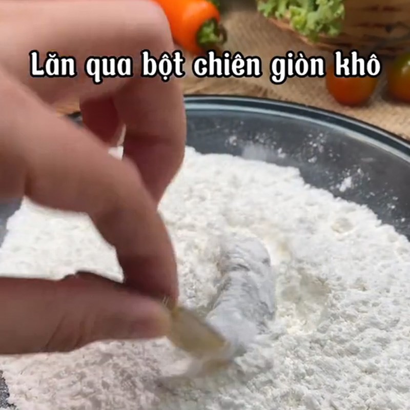 Bước 2 Chiên tôm Tôm chiên giòn sốt mayonnaise mù tạc