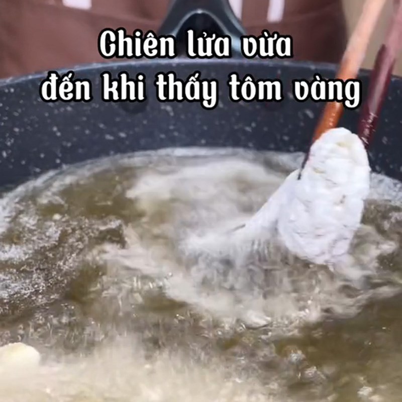 Bước 2 Chiên tôm Tôm chiên giòn sốt mayonnaise mù tạc