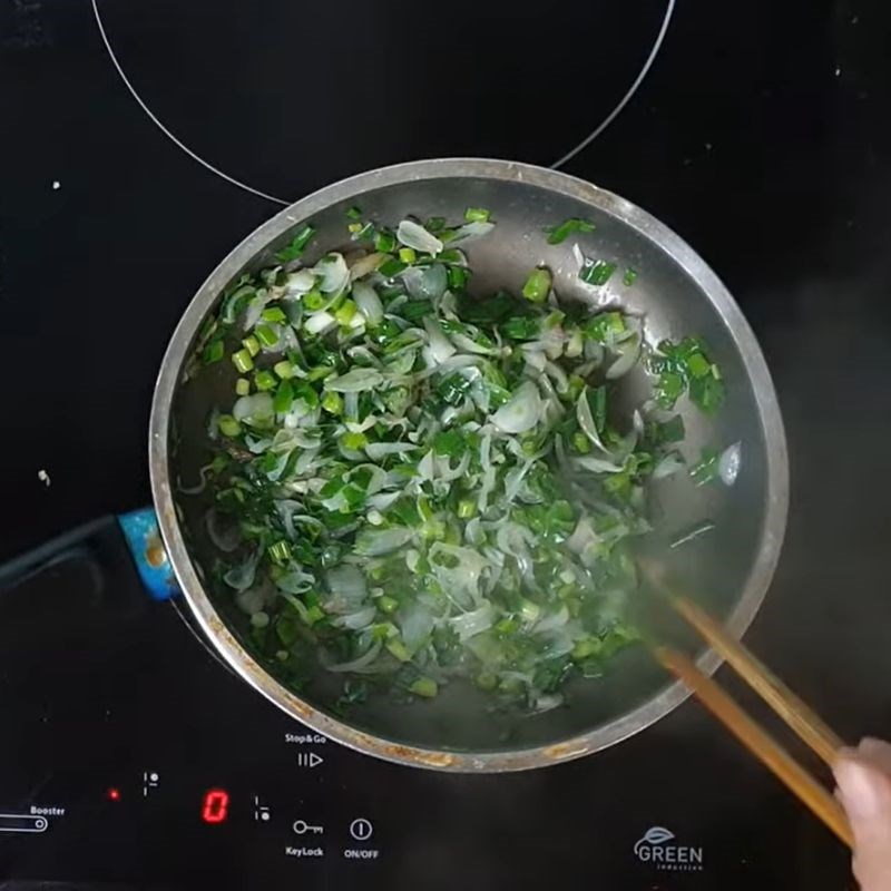 Bước 2 Làm mỡ hành hàu nướng bằng bếp nướng điện