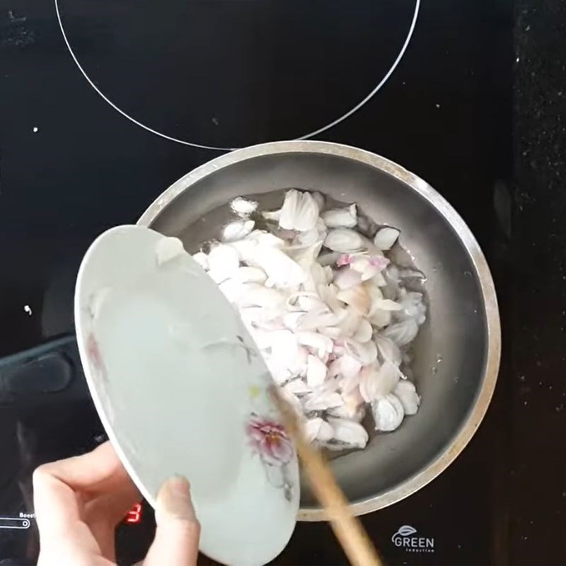 Bước 2 Làm mỡ hành hàu nướng bằng bếp nướng điện