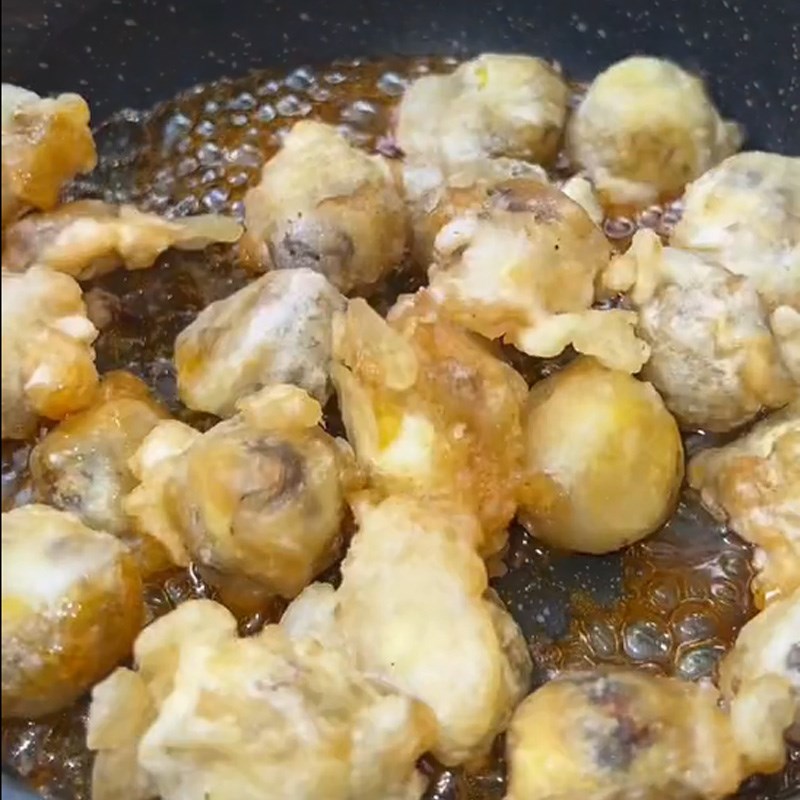 Bước 3 Làm sốt nước mắm và trộn trứng lộn với sốt Cút lộn chiên nước mắm