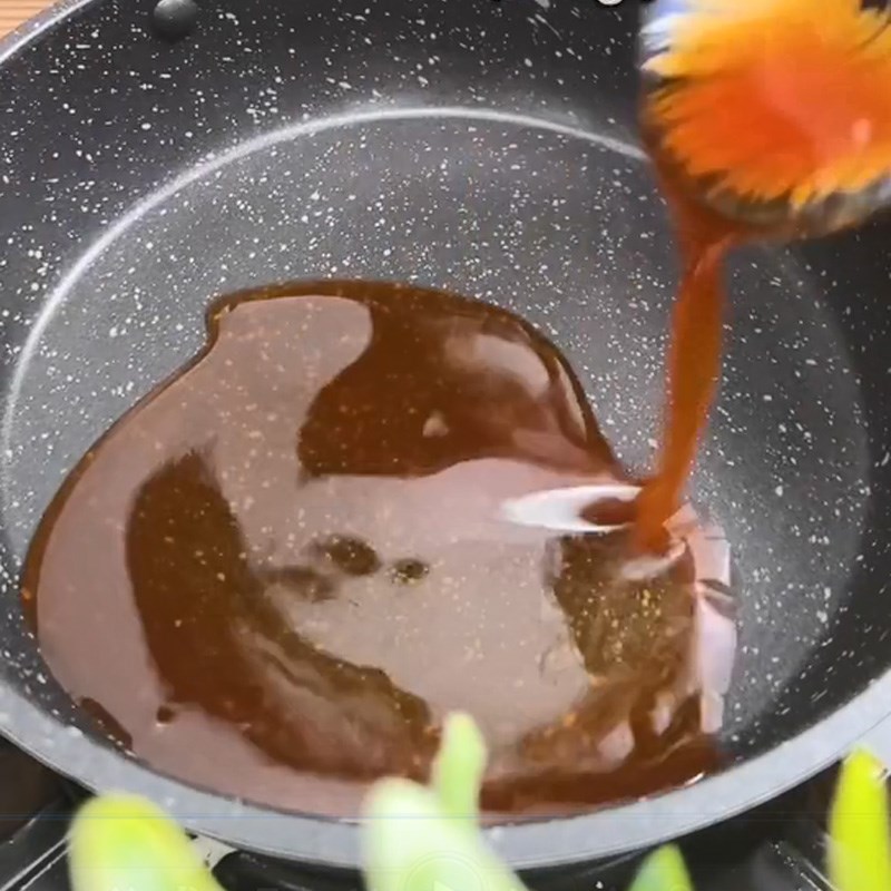 Bước 3 Làm sốt nước mắm và trộn trứng lộn với sốt Cút lộn chiên nước mắm