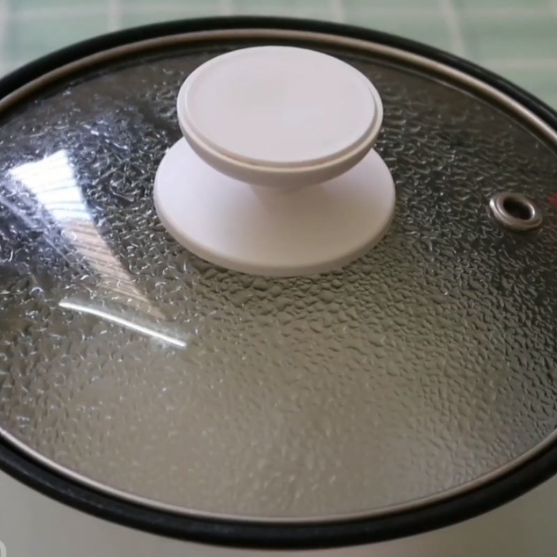 Bước 2 Nấu cơm Nấu cơm bằng nồi lẩu mini