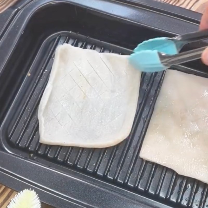 Bước 3 Nướng da heo Da heo nướng muối ớt