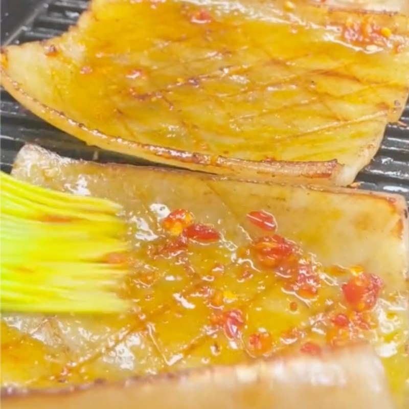 Bước 3 Nướng da heo Da heo nướng muối ớt