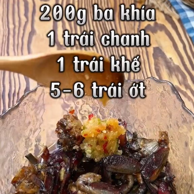 Bước 2 Trộn ba khía Ba khía trộn bồn bồn