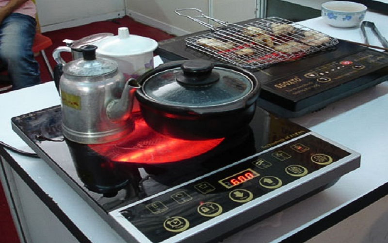 đ&egrave;n Halogen cho lượng tỏa nhiệt lớn n&ecirc;n độ bền kh&ocirc;ng cao