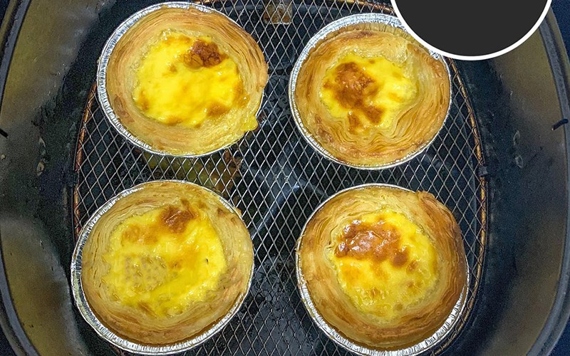 nướng b&aacute;nh bằng nồi chi&ecirc;n kh&ocirc;ng dầu 