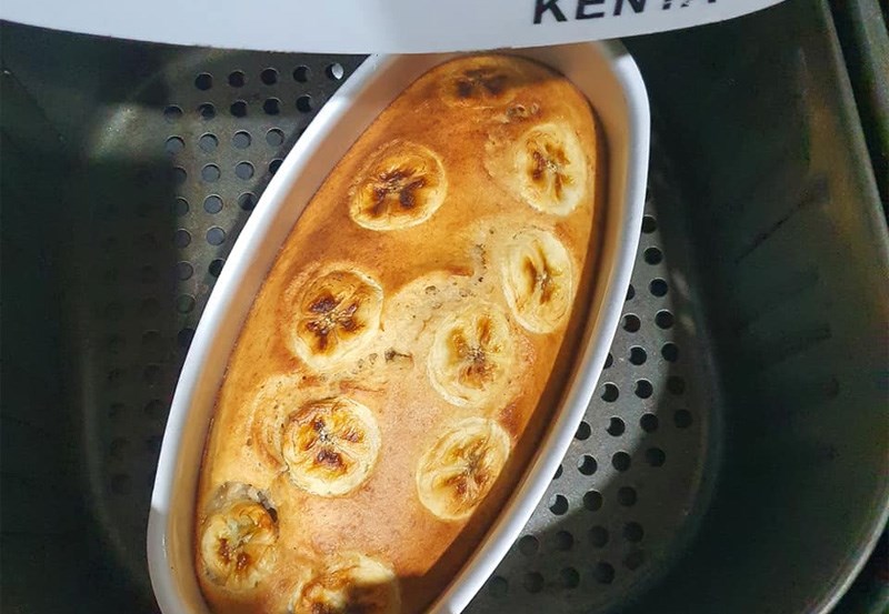 Nồi chi&ecirc;n kh&ocirc;ng dầu c&ograve;n được trang bị t&iacute;nh năng nướng b&aacute;nh