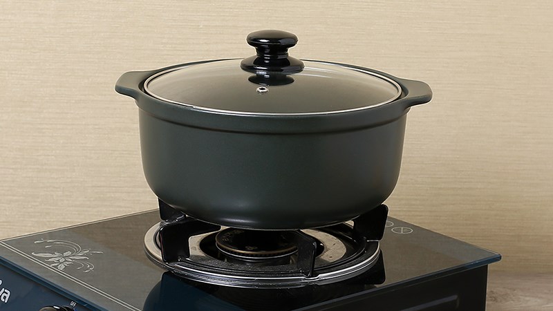 Nồi đất nắp k&iacute;nh 23 cm Dong hwa Tucbeghi G-705H