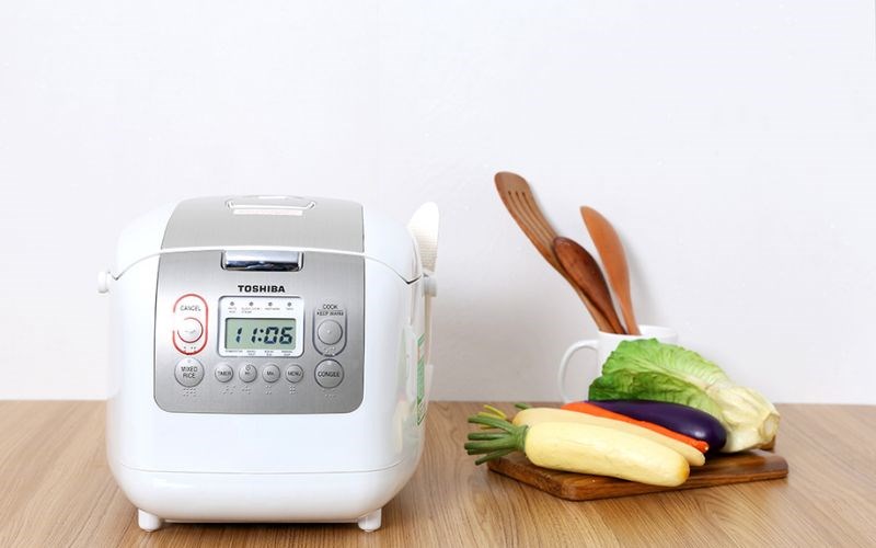 Nồi cơm điện tử Toshiba 1.8 l&iacute;t RC-18NMFVN(WT)