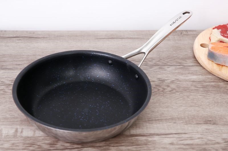 Chảo inox 3 đ&aacute;y chống d&iacute;nh v&acirc;n đ&aacute; đ&aacute;y từ 24 cm Fivestar FSC24MB