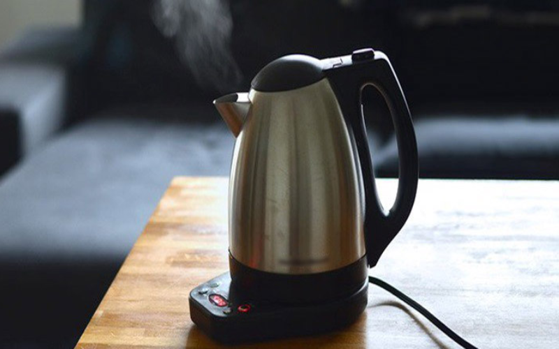 Vỏ nhựa dễ bị bay m&agrave;u