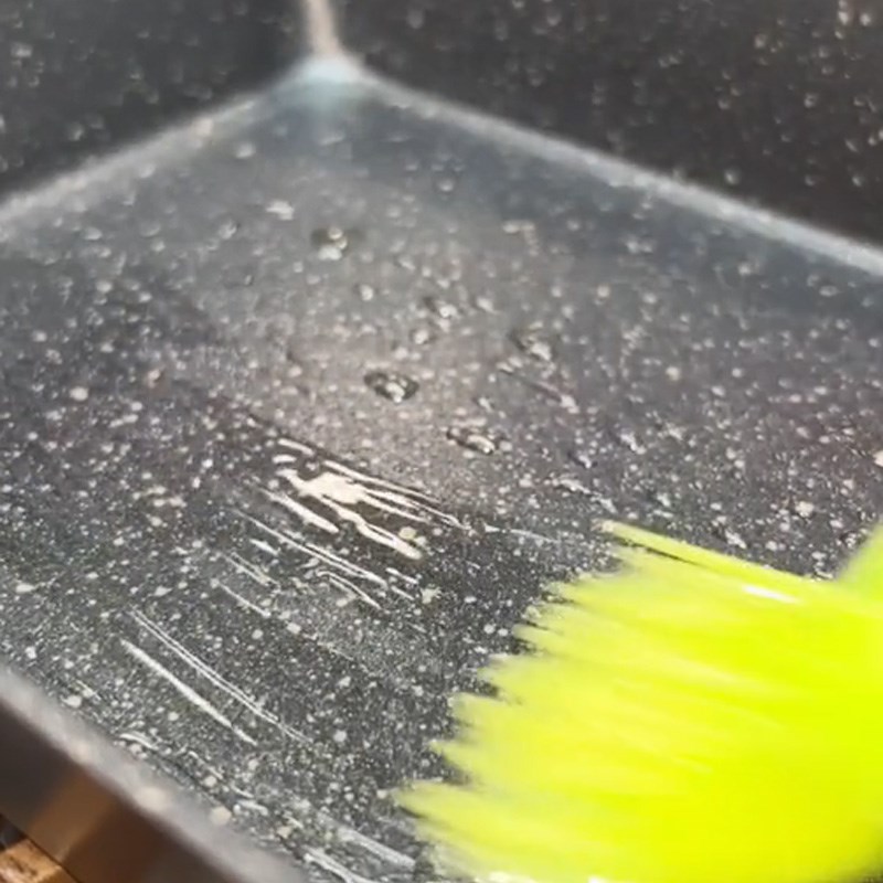 Bước 3 Áp chảo bánh khoai mì Bánh khoai mì áp chảo