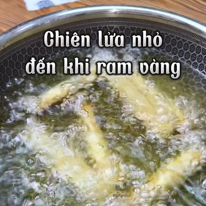 Bước 3 Làm chả ram bắp Chả ram bắp (công thức được chia sẻ từ Tiktok Vào Bếp Cùng Điện máy XANH)