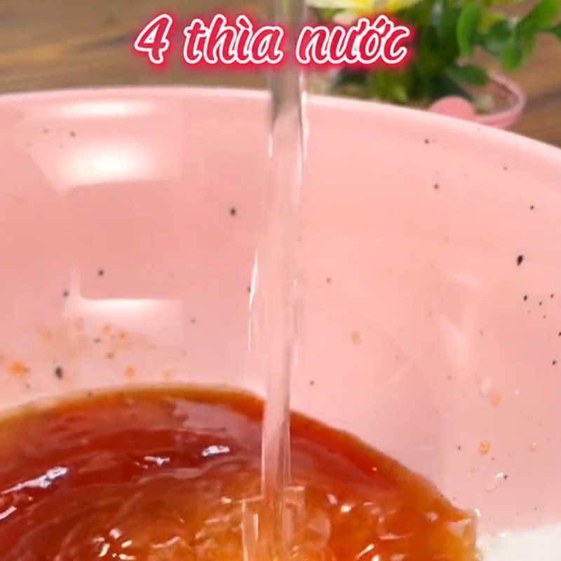 Bước 1 Làm nước sốt Trứng ốp la chiên nước mắm