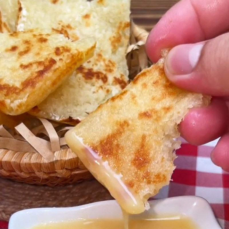 Bước 4 Thành phẩm Bánh khoai mì áp chảo