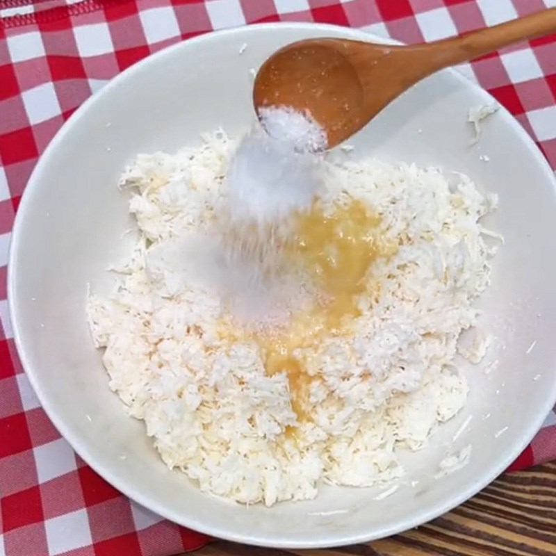 Bước 2 Trộn bánh khoai mì Bánh khoai mì áp chảo