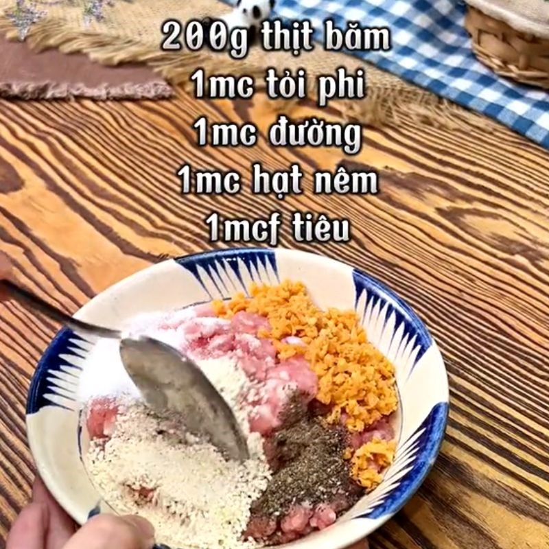 Bước 2 Ướp nguyên liệu nhân bánh Bánh giá chợ giồng