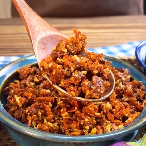 Hướng dẫn làm món ruốc sốt me tỏi thơm ngon, bắt miệng