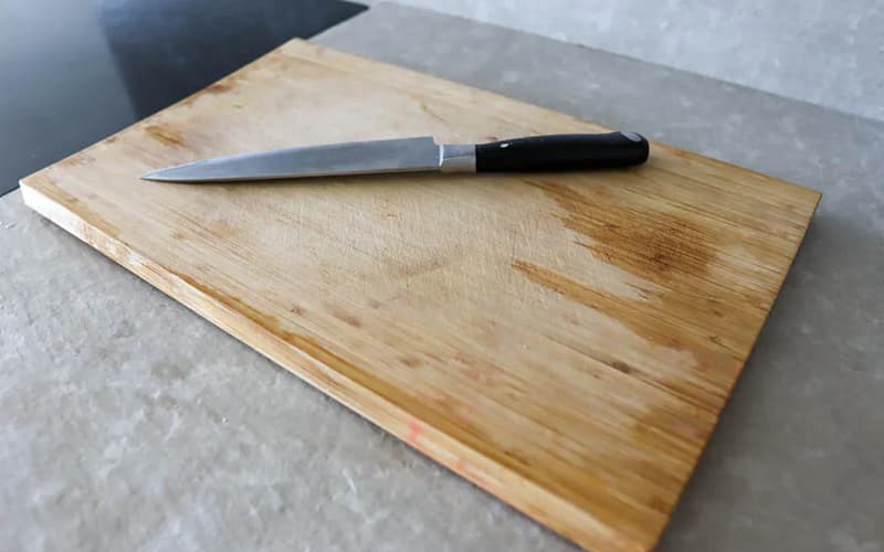 Thớt gỗ bị mốc c&oacute; hại kh&ocirc;ng?