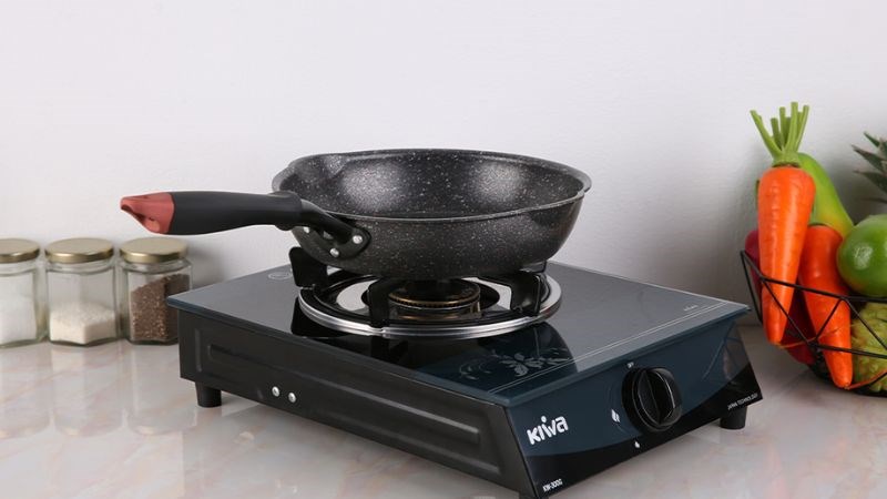 Chảo nh&ocirc;m chống d&iacute;nh v&acirc;n đ&aacute; đ&aacute;y từ 24 cm Kangaroo KG661S 