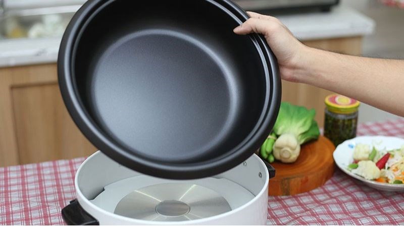 Tr&aacute;ng l&ograve;ng nồi trước khi d&ugrave;ng