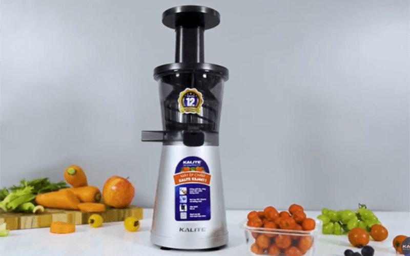 Lắp r&aacute;p m&aacute;y &eacute;p chậm