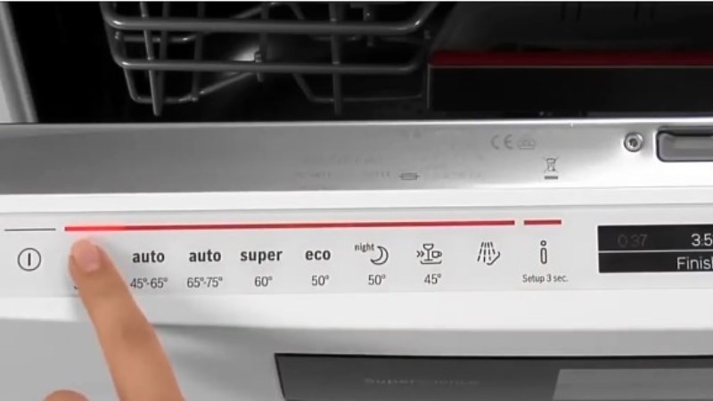 Sử dụng m&agrave;n h&igrave;nh điều khiển