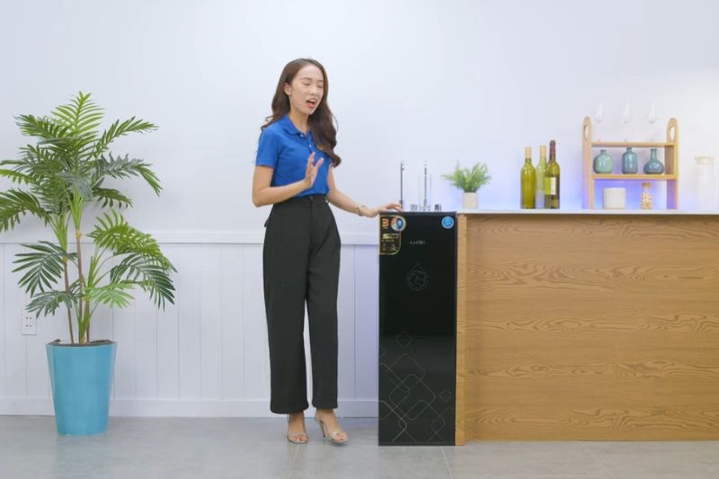 Máy lọc nước RO nóng nguội lạnh Karofi KAD-X39 10 lõi