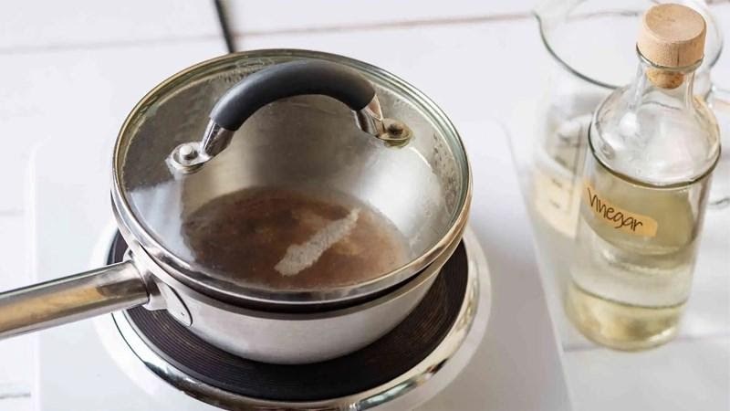 C&aacute;ch l&agrave;m sạch khi nồi inox bị ra ten bằng giấm