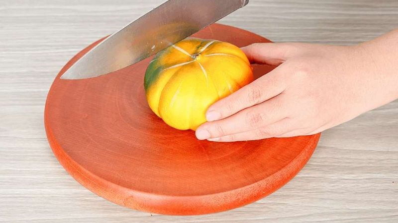 Thớt gỗ x&agrave; cừ