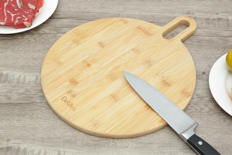 Thớt tre th&aacute;i tr&ograve;n 32 cm Delites BG21022