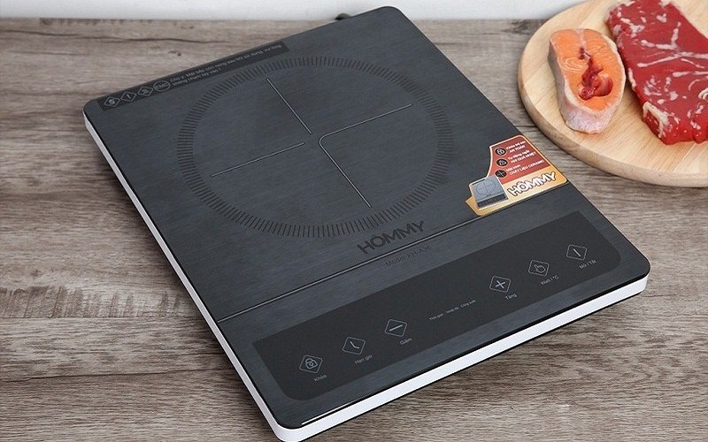 Bếp từ Hommy XH-A36 c&oacute; thiết kế si&ecirc;u mỏng với chiều cao 4 cm