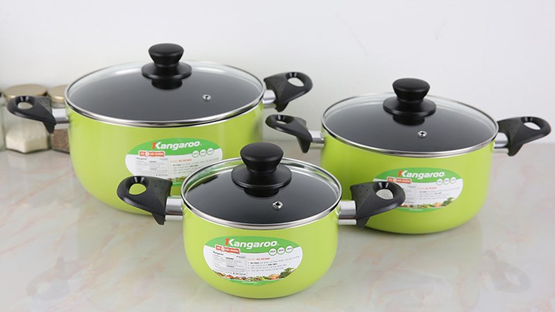 Bộ 3 c&aacute;i nồi nh&ocirc;m chống d&iacute;nh nắp k&iacute;nh Kangaroo KG993MX