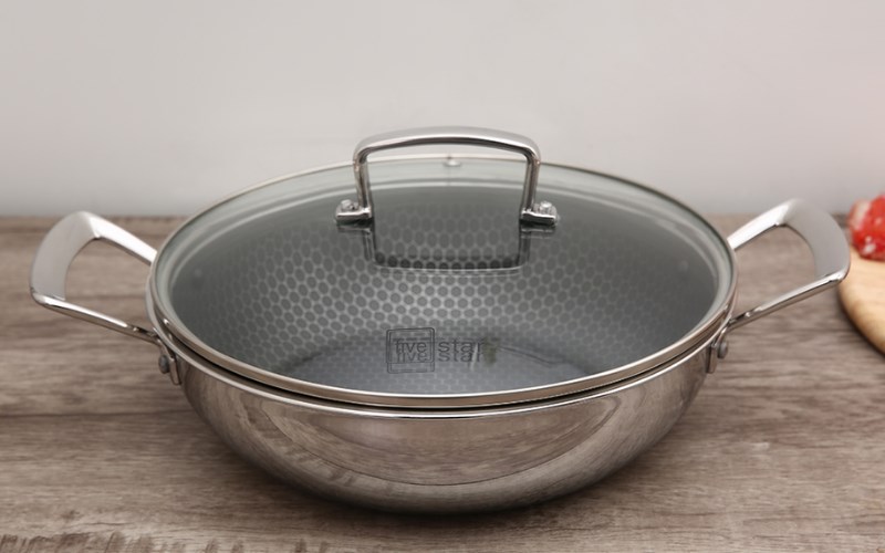 Chảo inox s&acirc;u chống d&iacute;nh tổ ong đ&aacute;y từ nắp k&iacute;nh 26 cm Fivestar FPC24004