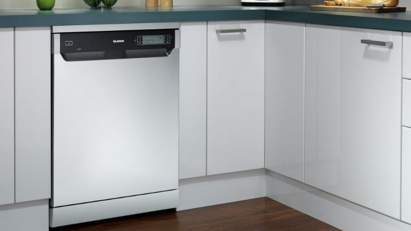 Đặt m&aacute;y rửa b&aacute;t dạng &acirc;m tủ